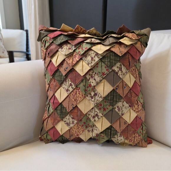 Donna Sharp Midnight Bear Cotton Pieced Bedding Collection Roof Tile Pillow 16' - Picture 1 of 8